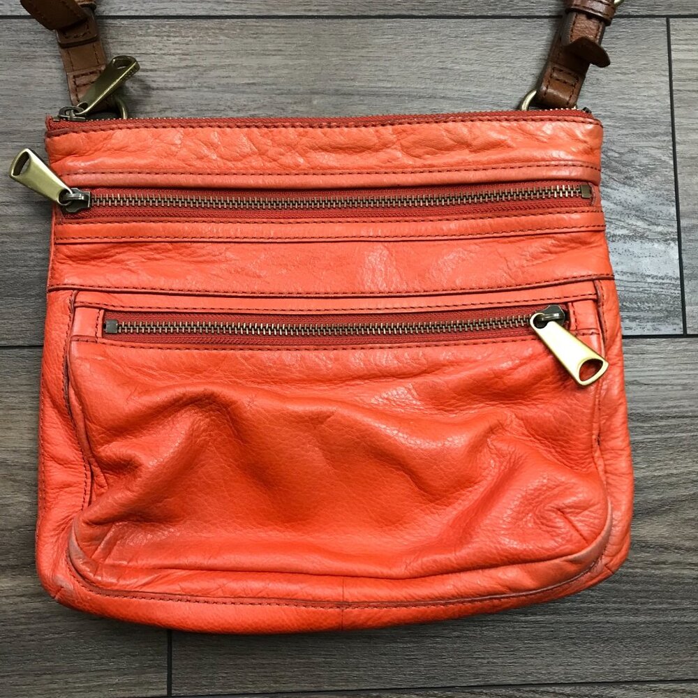 FOSSIL Explorer Crossbody Bag Orange Pebbled Leather Zip Top‎ Purse Pockets FLAW - Picture 11 of 16